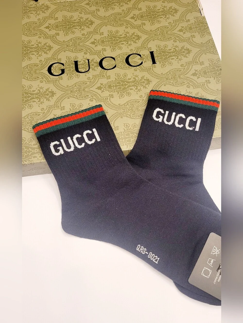 🇮🇹 Gucci Navy Crew 🧦Socks with Red and Green Stripe✨️